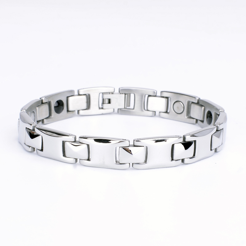 Pyramis Silver Magnetarmband i Rostfritt Stål