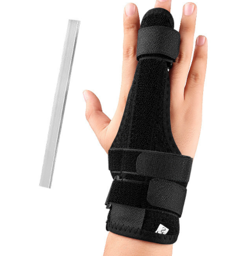 Mittelfinger-Schiene mit Handgelenkstütze.