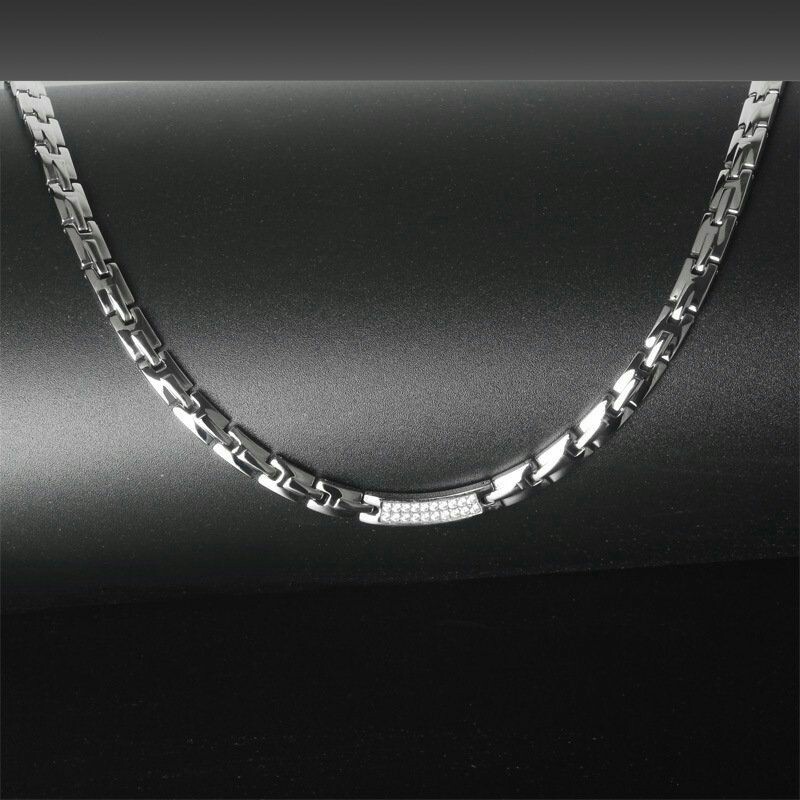 Silverplate Magnethalsband i Rostfritt Stål med Zirkoner.