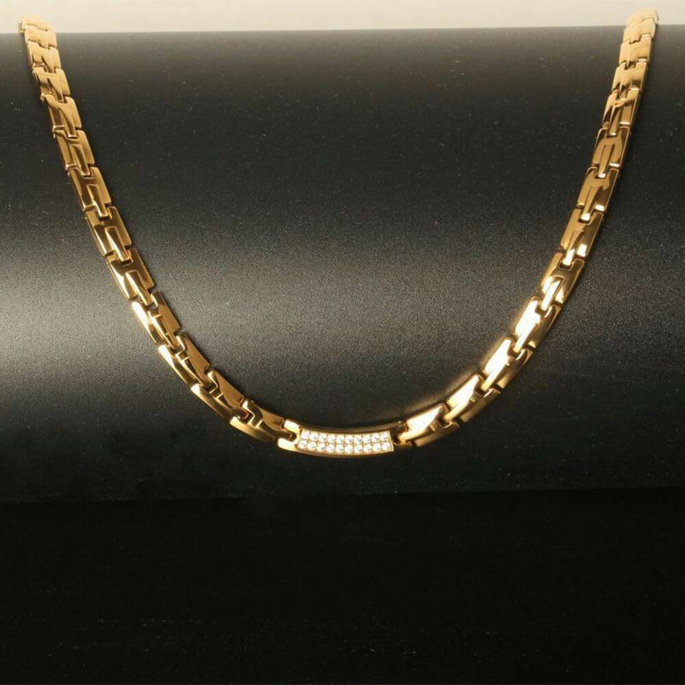 Goldplate Magnethalskæde i Rustfri Stål med Zirkoner