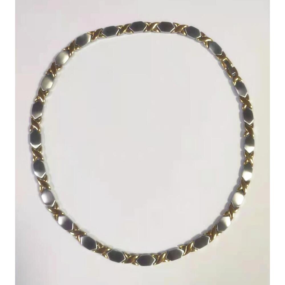 Silver X Gold Magnethalskæde i Rustfri Stål.